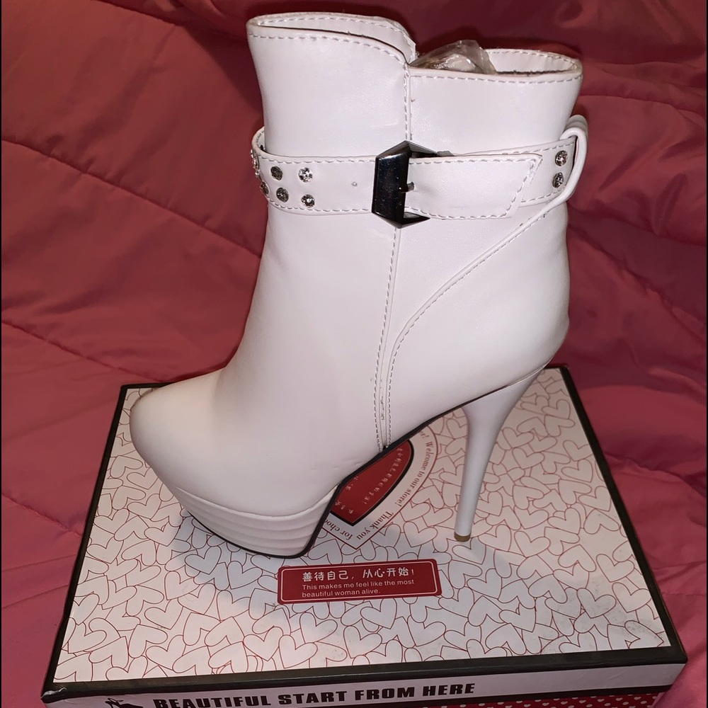 White ankle Boots. NEW